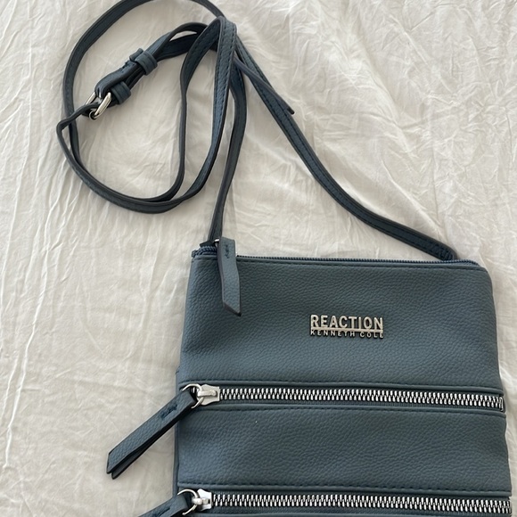 REACTION KENNETH COLE CROSSBODY - Picture 2 of 4
